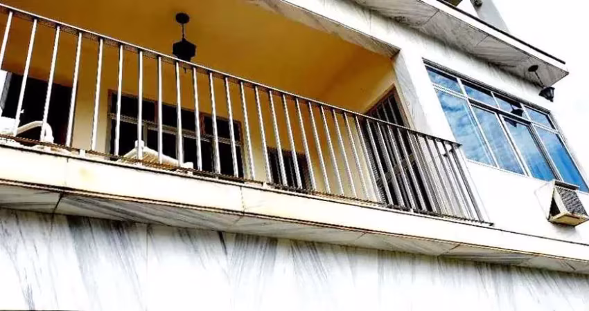 Casa com 2 suítes , na Taquara em Jacarepaguá