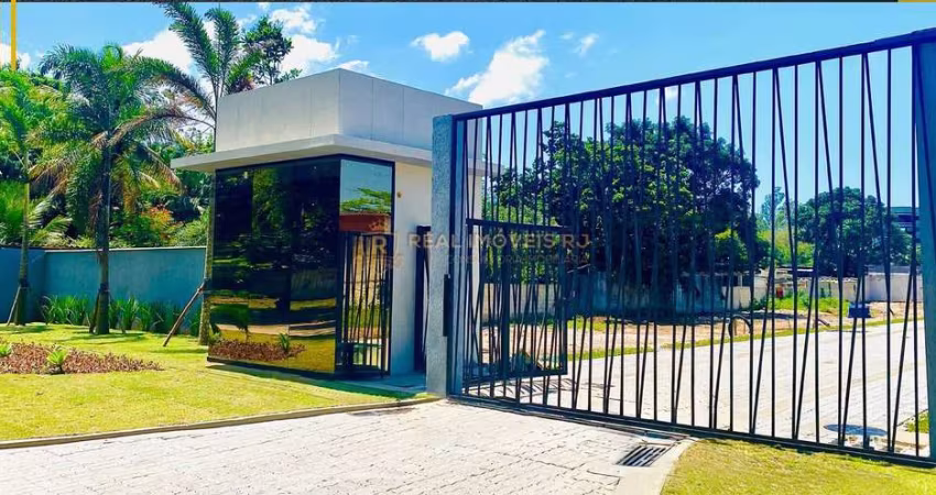 Terreno Plano de 190m² - Condomínio em Vargem Grande.