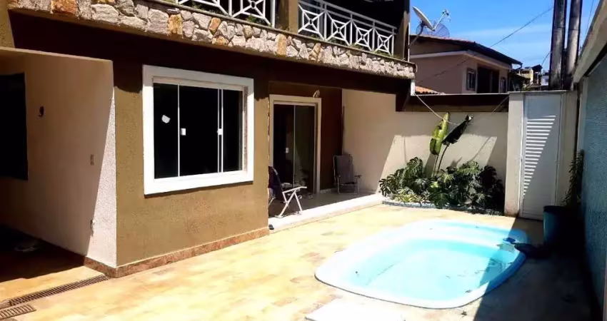 Casa duplex , com 4 quartos em condominio na Taquara