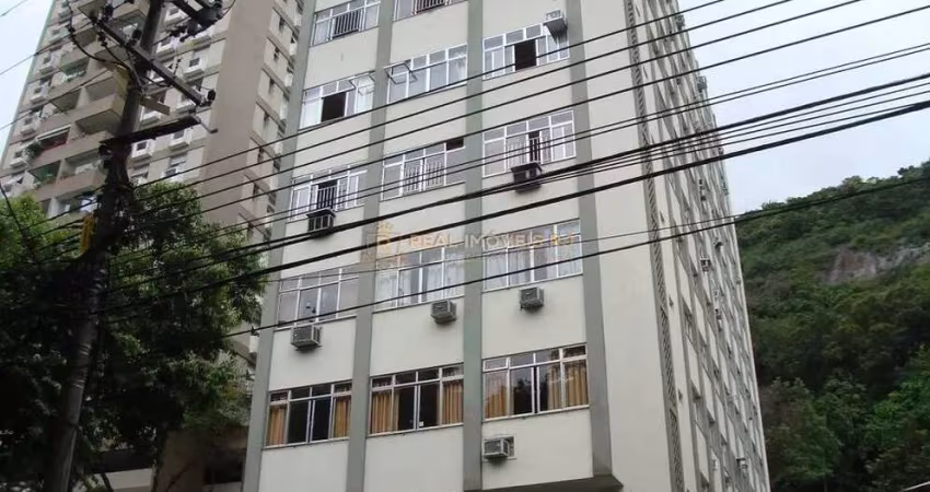 Apartamento com 3 Quartos em Laranjeiras