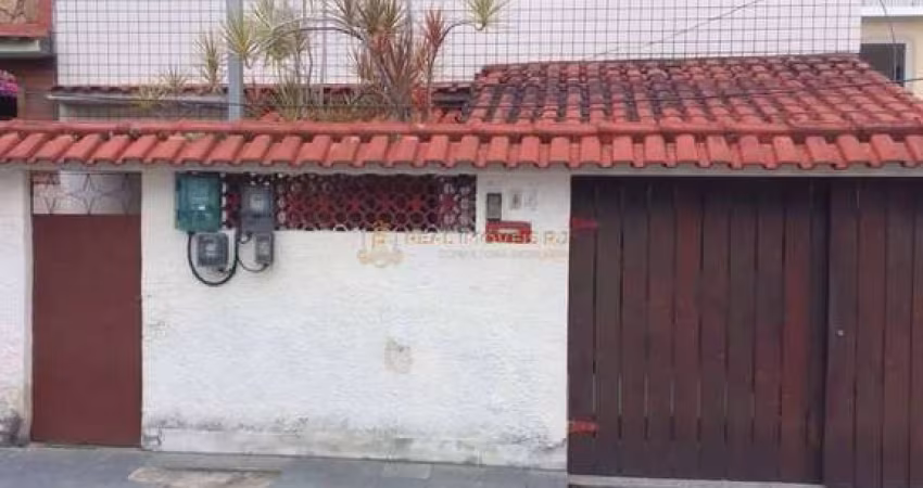 Locação de Casa Duplex em Condomínio Fechado no Anil