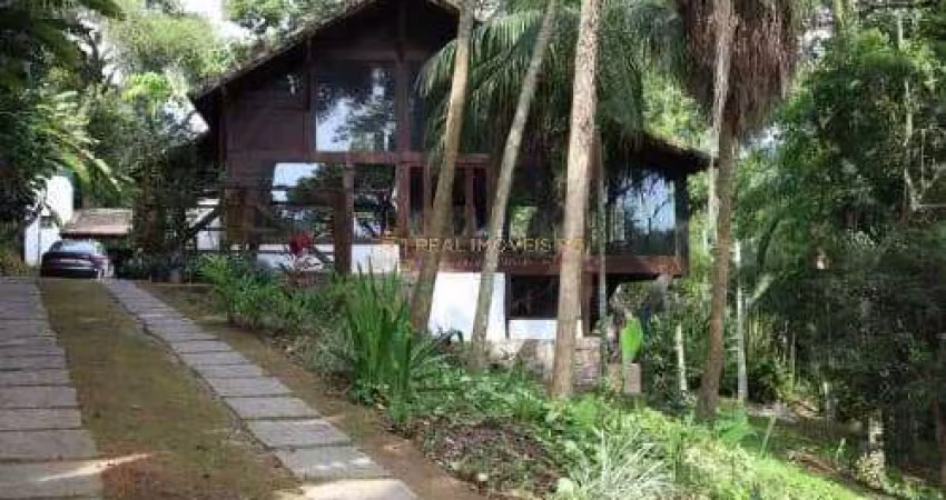Casa Duplex em meio à Natureza, Vargem Grande