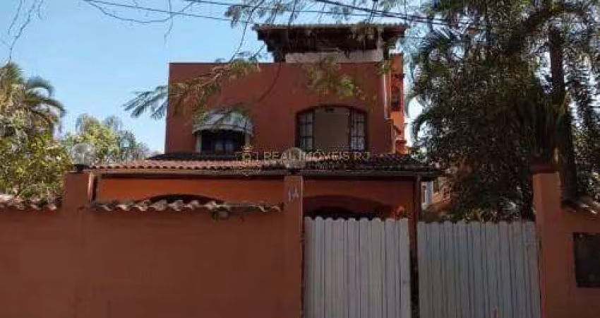 Casa com 4 Quartos e 3 Suítes a Venda em Vargem Pequena