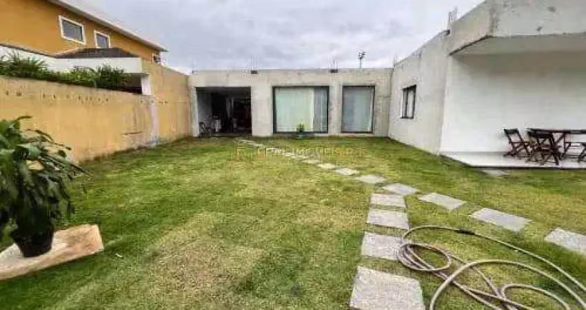 Casa a Venda no Condomínio Tulipa Amarela em Vargem Grande