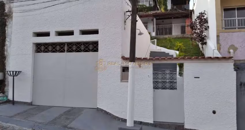Casa , em condomínio na taquara  2 quartos, churrasqueira, rgi.