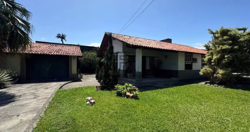 Casa em Araruama, 3 quartos ( 1 suíte ) - R$ 770.000,00 - Pontinha