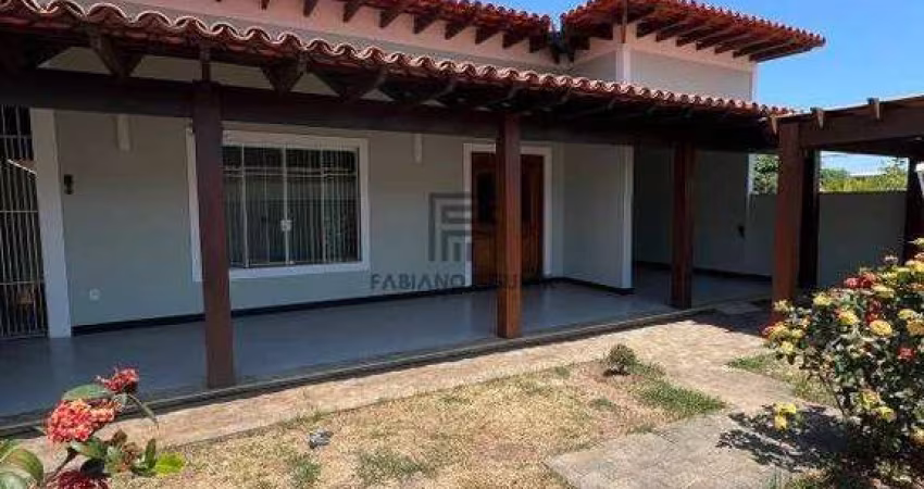 Casa com 3 quartos, R$ 870.000- Vila Capri - Araruama/RJ