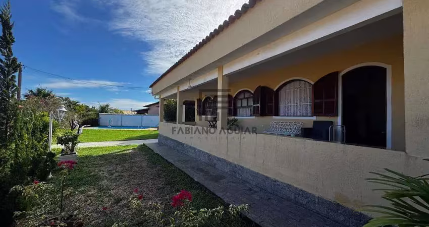 Casa em Araruama, 3 Quartos ( 1 suíte ) - R$ 700.000,00 - Coqueiral