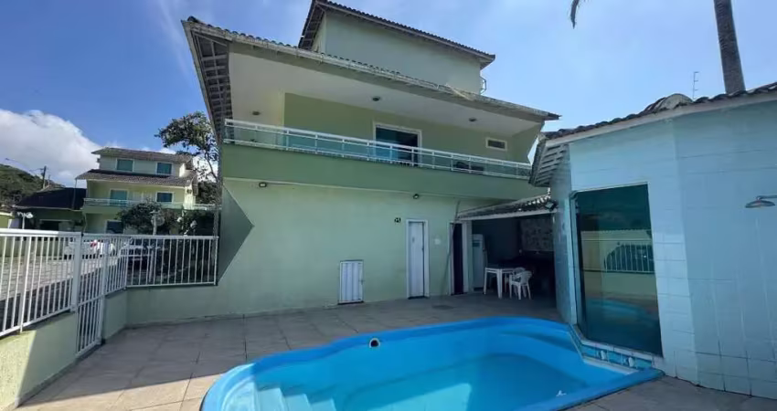 Casa em cabo frio- 3 quartos ( 2 suítes ) - r$ 360.000,00 - peró