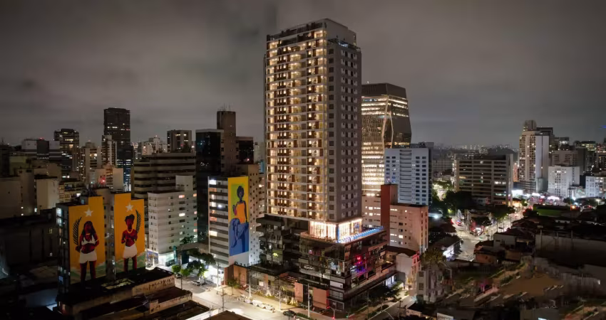 Pinheiros 1° locação com 2 suítes com 1 vaga próximo ao metrô