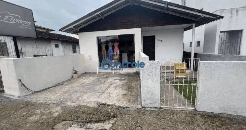 CM/Casa espaçosa com 4 dormitórios no bairro Serraria.
