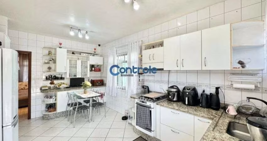 Casa com  3 dormitórios no bairro Flor de Napolis em São José, ACEITA FINANCIAMENTO