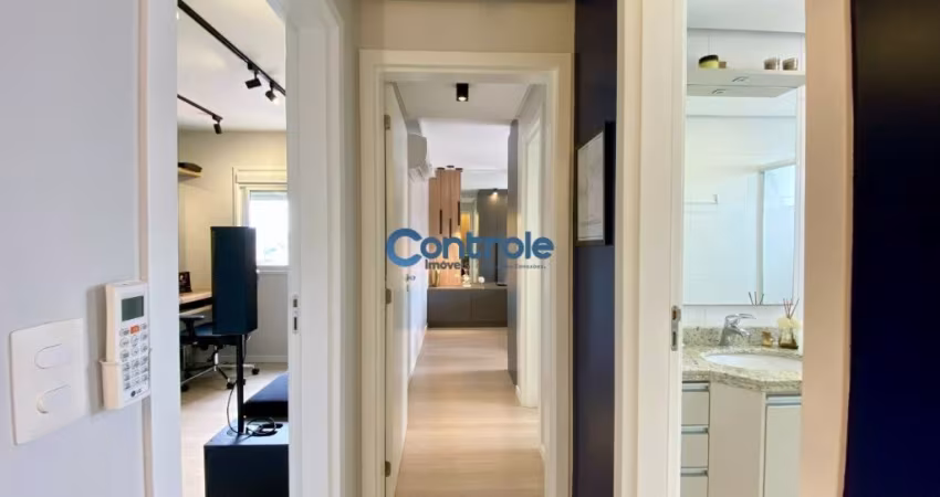 Apartamento mobiliado em Barreiros com 02 dormitórios, 01 suíte e 02 sacadas e 01 vaga.