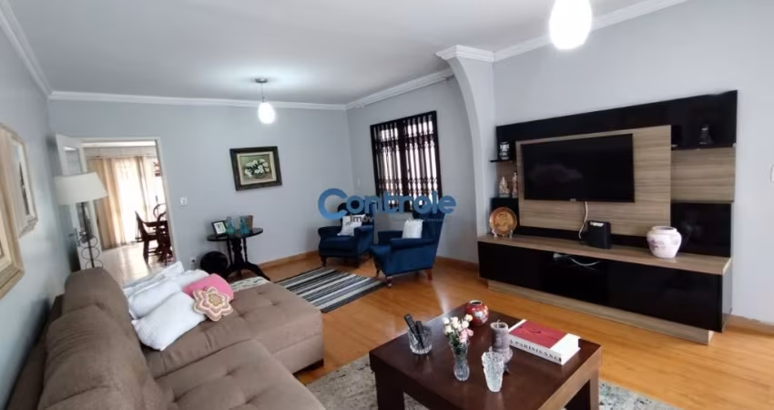 Casa em Areias com 3 dormitórios sendo 1 suíte com piscina.