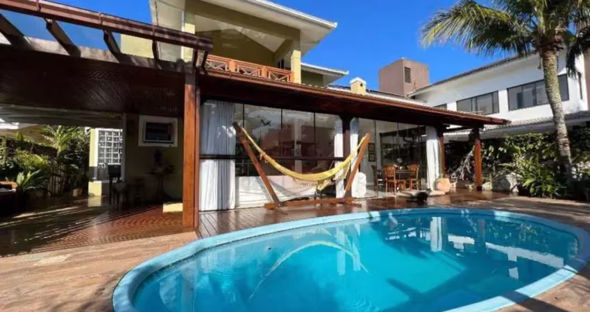 Casa para Venda em Florianópolis, Jurerê Internacional, 3 dormitórios, 3 suítes, 5 banheiros, 2 vagas