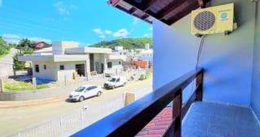 Casa Alto Padrão para Venda em Palhoça, Pedra Branca, 3 dormitórios, 1 suíte, 2 banheiros, 2 vagas