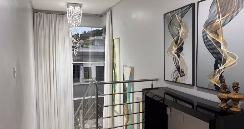 Casa Alto Padrão para Venda em Palhoça, Pedra Branca, 3 dormitórios, 1 suíte, 2 banheiros, 2 vagas