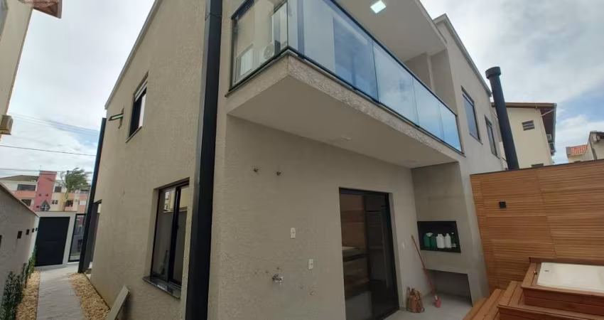 Casa para Venda em Florianópolis, Ingleses do Rio Vermelho, 3 dormitórios, 3 suítes, 4 banheiros, 2 vagas