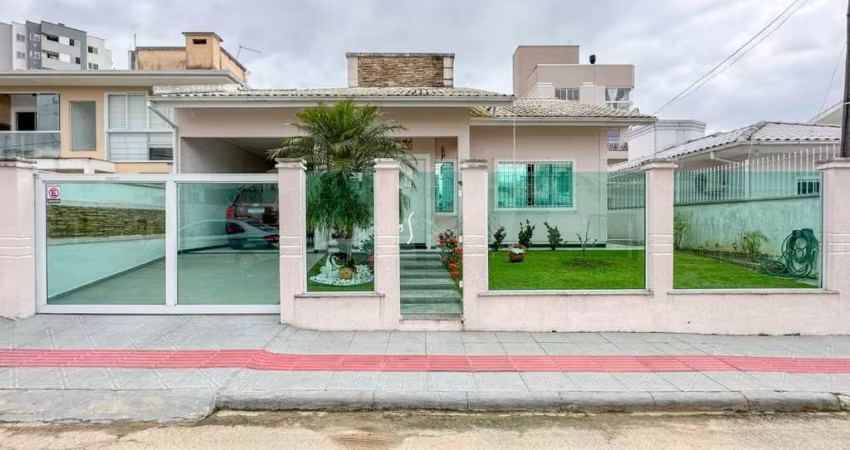 Casa para Venda em Palhoça, Pagani II, 2 dormitórios, 1 suíte, 3 banheiros, 2 vagas