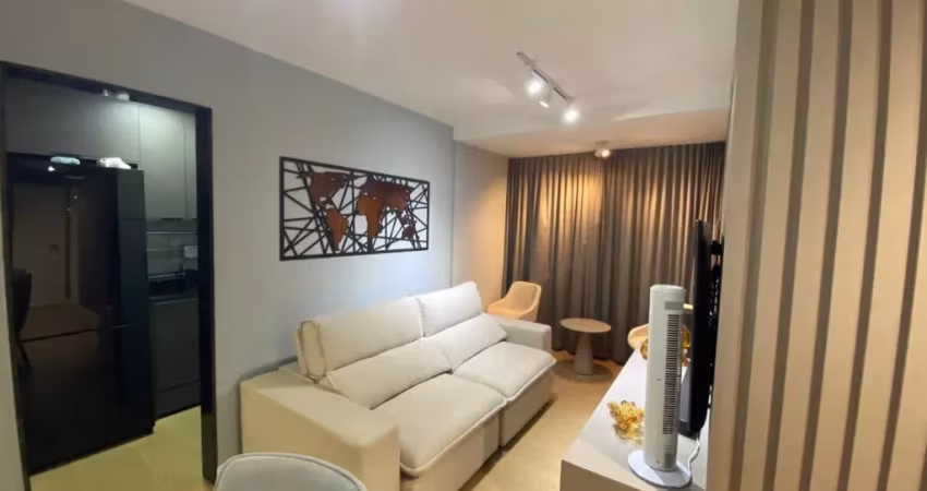GD - Apartamento com 2 quartos no Edf. Fantasy/ Casa Amarela/ Andar alto nascente.