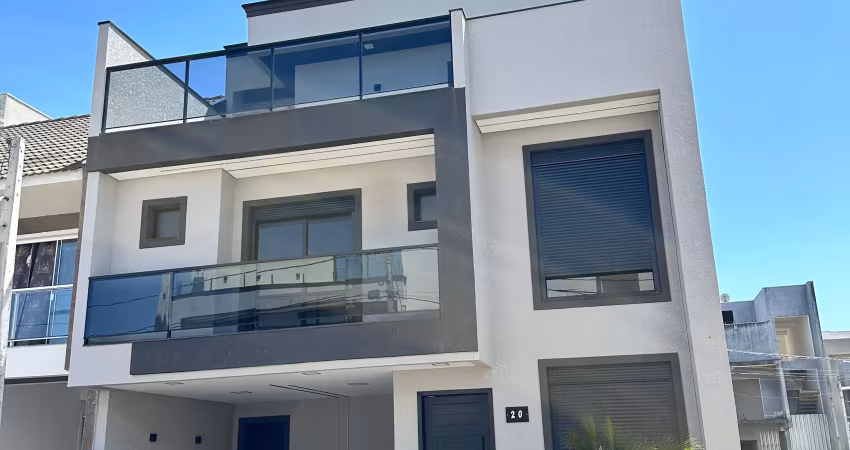 Triplex alto padrão em condomínio fechado pronto para morar