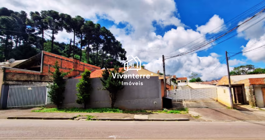 Casa à venda em Condomínio fechado, em Colombo no Bairro São Dimas