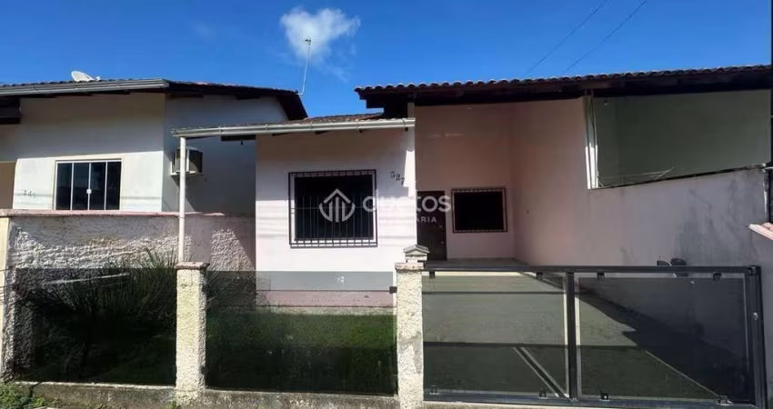 Casa com 2 dormitórios à venda por R$ 320.000,00 - Rio Branco - Brusque/SC
