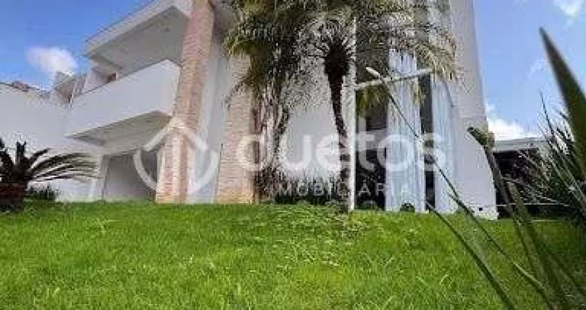 Casa com 4 dormitórios à venda, 400 m² por R$ 2.490.000,00 - Limoeiro - Brusque/SC