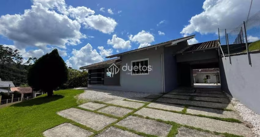 Casa com 3 dormitórios à venda, 150 m² por R$ 890.000,00 - Steffen - Brusque/SC