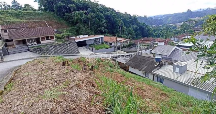 Terreno livre de enchente a poucos minutos do centro
