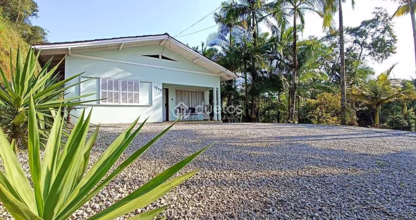 Linda Casa a venda a poucos minutos do centro da cidade
