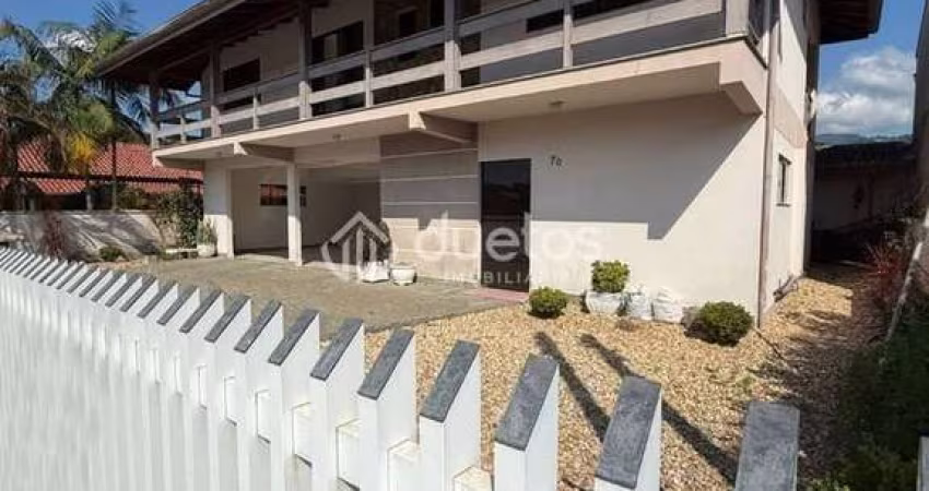 Excelente casa no bairro São João - Brusque - SC
