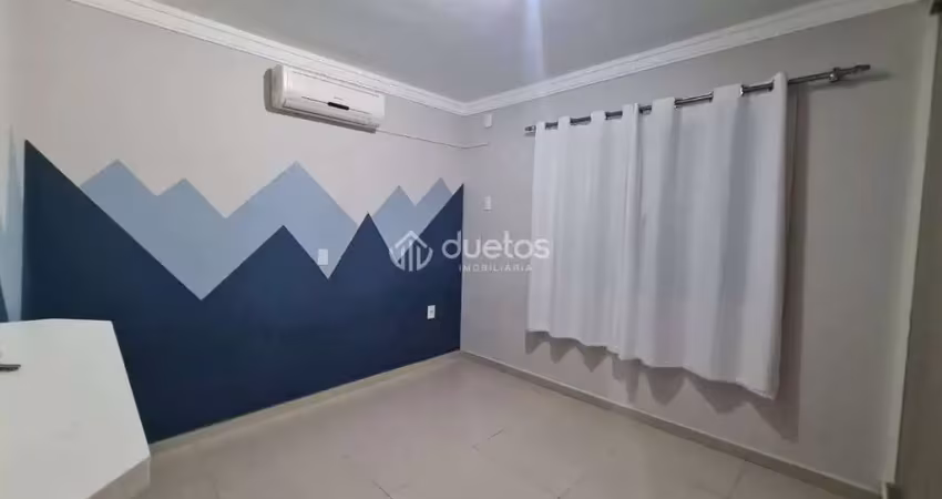 CASA BAIXA COM PISCINA