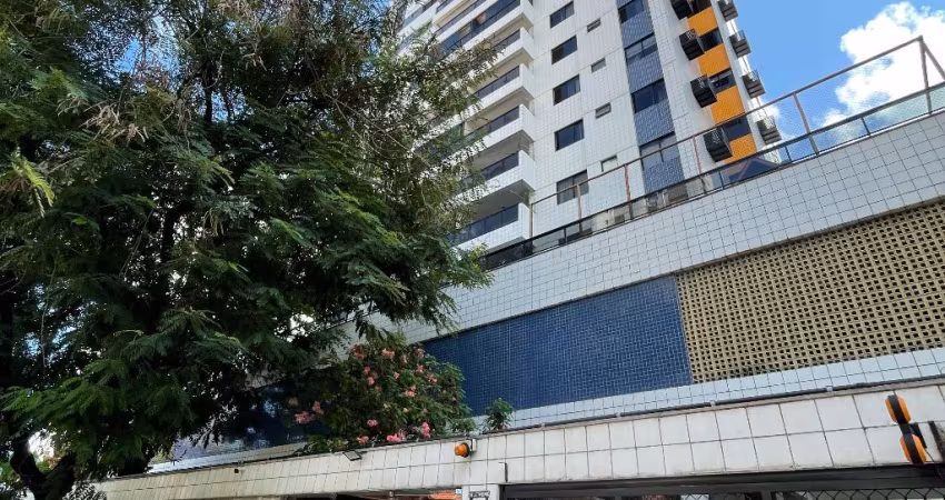 Apartamento com 152 metros quadrados e 4 quartos no Espinheiro - Recife - PE