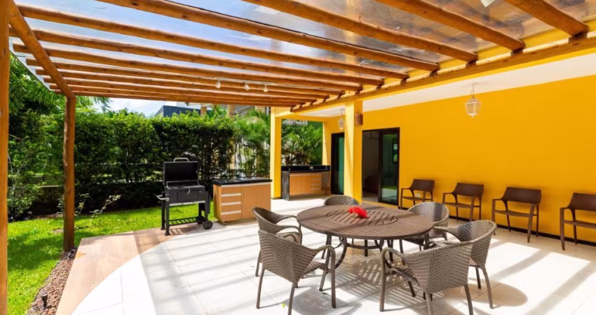 Casa com 300 metros quadrados e 4 quartos em condomínio - Recife - PE