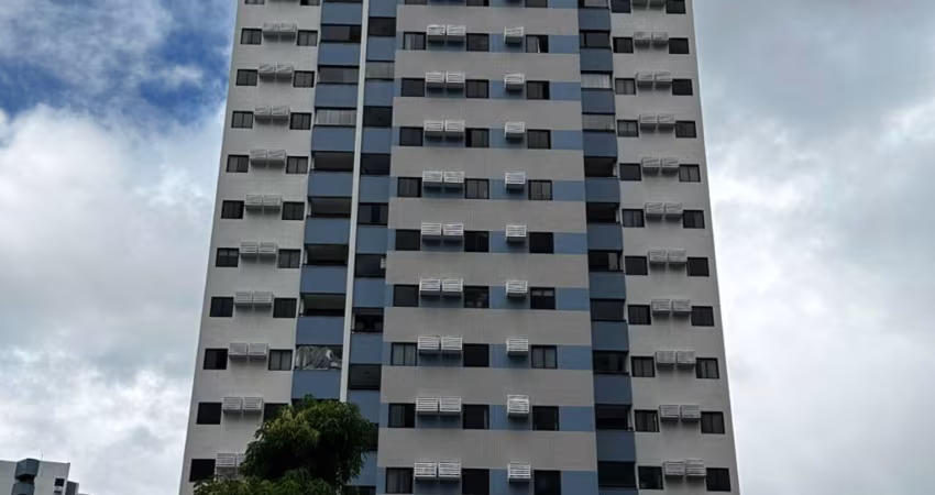 Apartamento com 3 quartos, sendo 1 suíte em Casa Forte, Recife/PE
