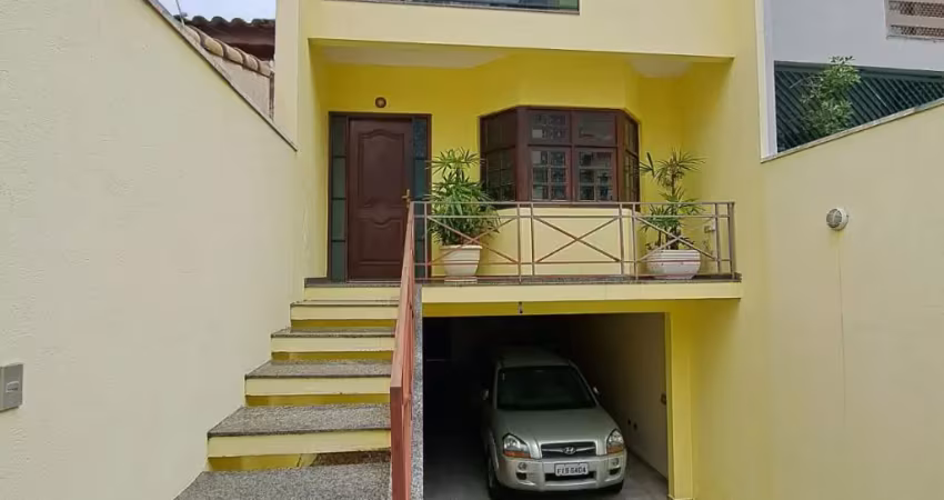 Sobrado maravilhoso com piscina e com 3 suítes !!!!