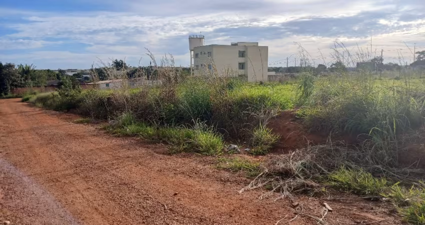 VENDE-SE  LOTE DE 300M2 NA SEGUNDA   RUA DA BR 040... SOL NESCENTE LUZIÂNIA-GO
