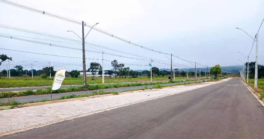 LOTES  RESIDÊNCIAIS  À VENDA COM SINAL DE 5% NEGOCIAMOS  ESTE  SINAL COM VOCÊ!