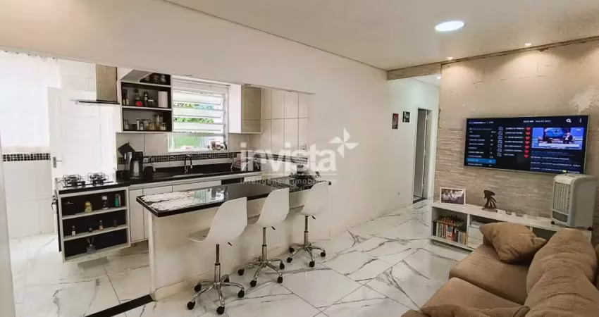 Apartamento no Primeiro Andar,  Reformado, Porteira Fechada, em Localização Privilegiada!