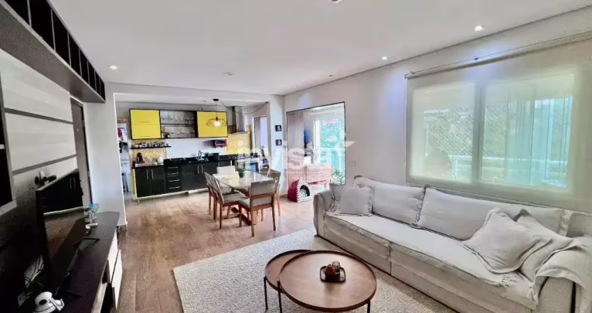 Oportunidade no marapé: 3 dormitórios com 1 suíte no melhor condominio clube