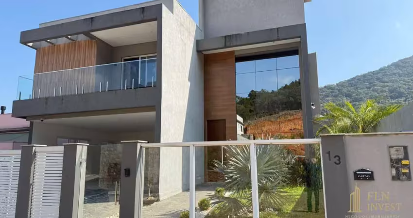Exclusiva casa de alto padrão | 500m², hidro, energia solar e vista privativa
