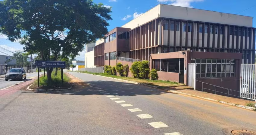Prédio para venda e locação, com 6411,56 m²de área, Cabine primária, docas. Localização privilegiad