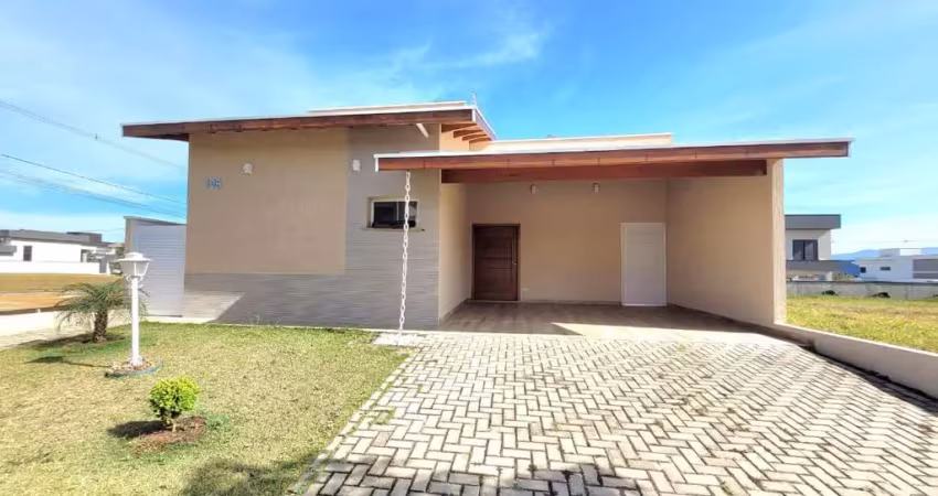 Casa térrea, toda planejada, com 03 suites, sendo 1 master com closet, residencial ouroville, tauba