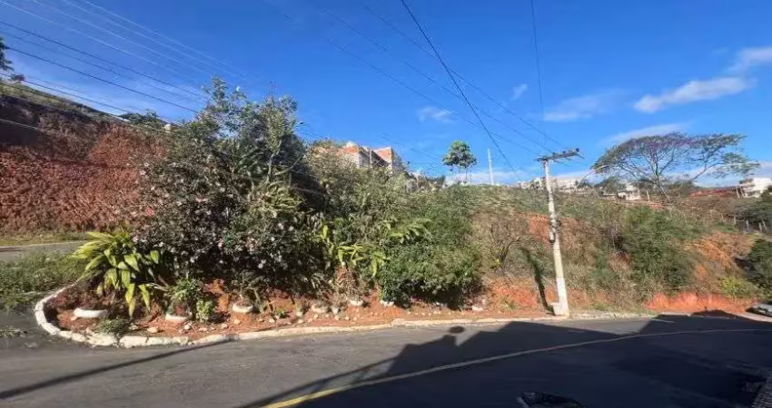 Terreno à venda na Rua Dalva Esteves de Oliveira, SN, São Benedito, Juiz de Fora
