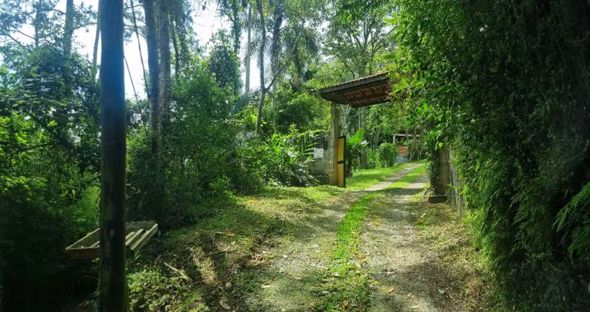 Casa com 3 dorm, galpão 120m2 e 4.000m2 de terreno