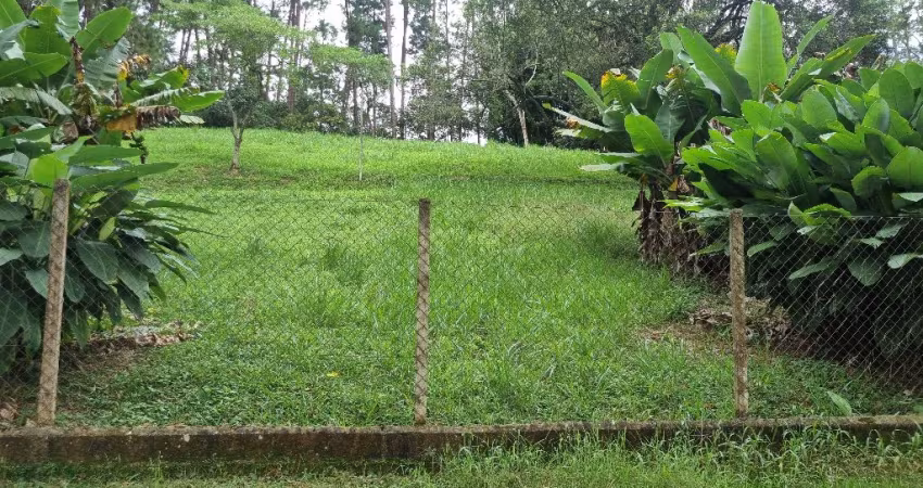 Terreno á venda, 1400m2, dentro de bolsão residencial com mata nativa em Vargem Grande Paulista