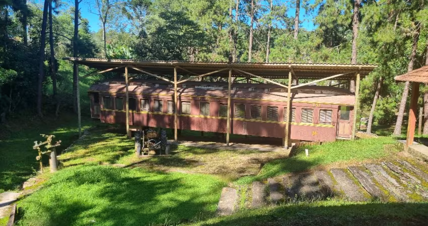 Sitio á venda, permuta para condominio, estuda proposta, 36.000m2, com 3 casas grandes, piscina e imensa área de lazer,