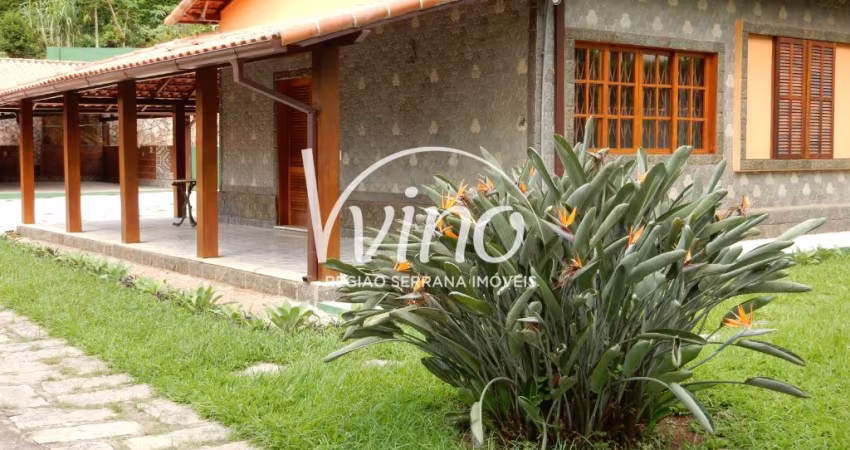 Excelente casa beira de rua Itaipava  R$1.400.000