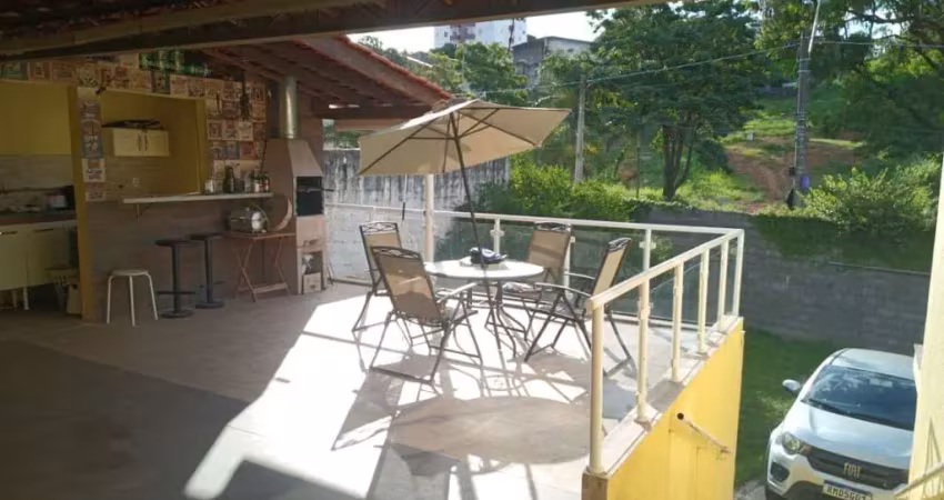 Excelente Casa Assobrada à Venda – Conforto, Espaço e Funcionalidade
